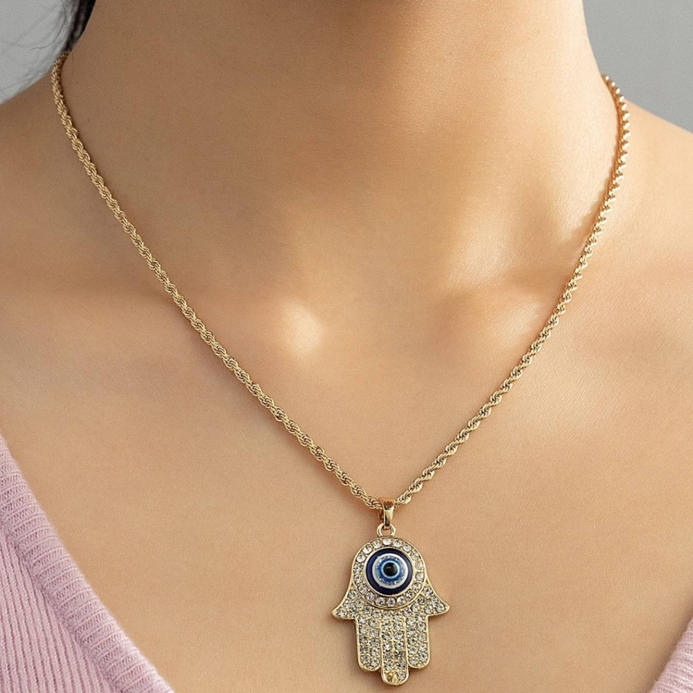 NWT! Hamsa Hand Necklace